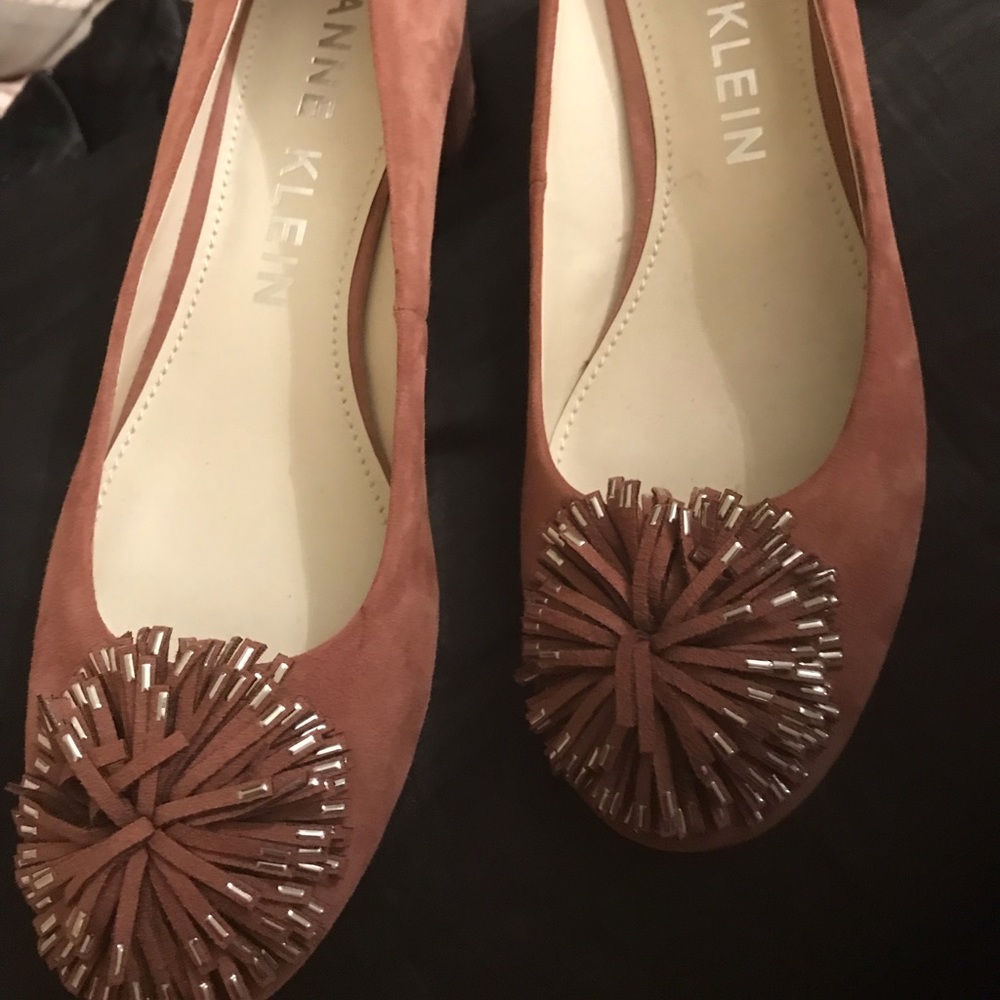 Anne Klein suede pumps